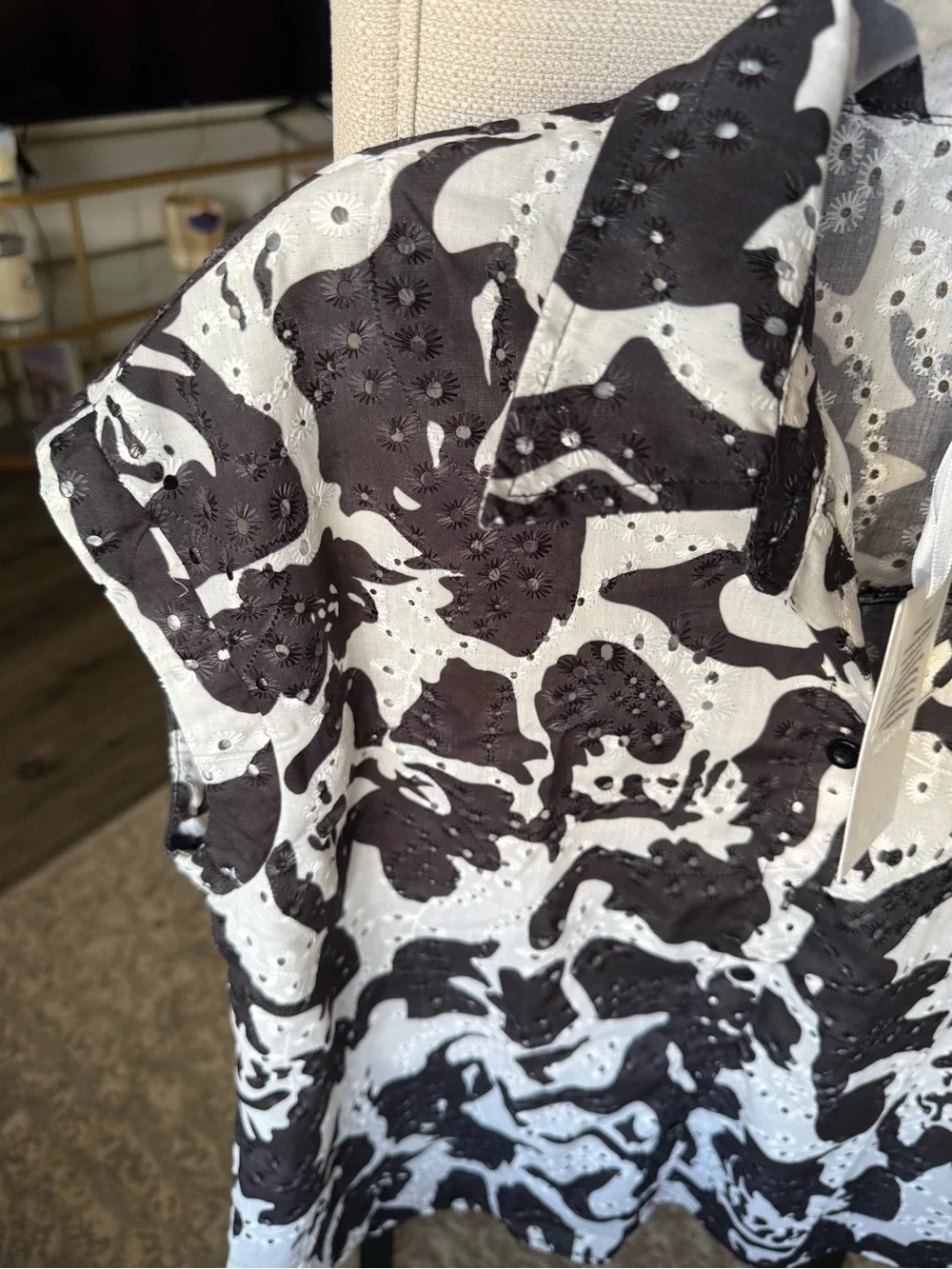 NWT Grace Karin Eyelet Floral Button Front Blouse Black White, M - Picture 4 of 8
